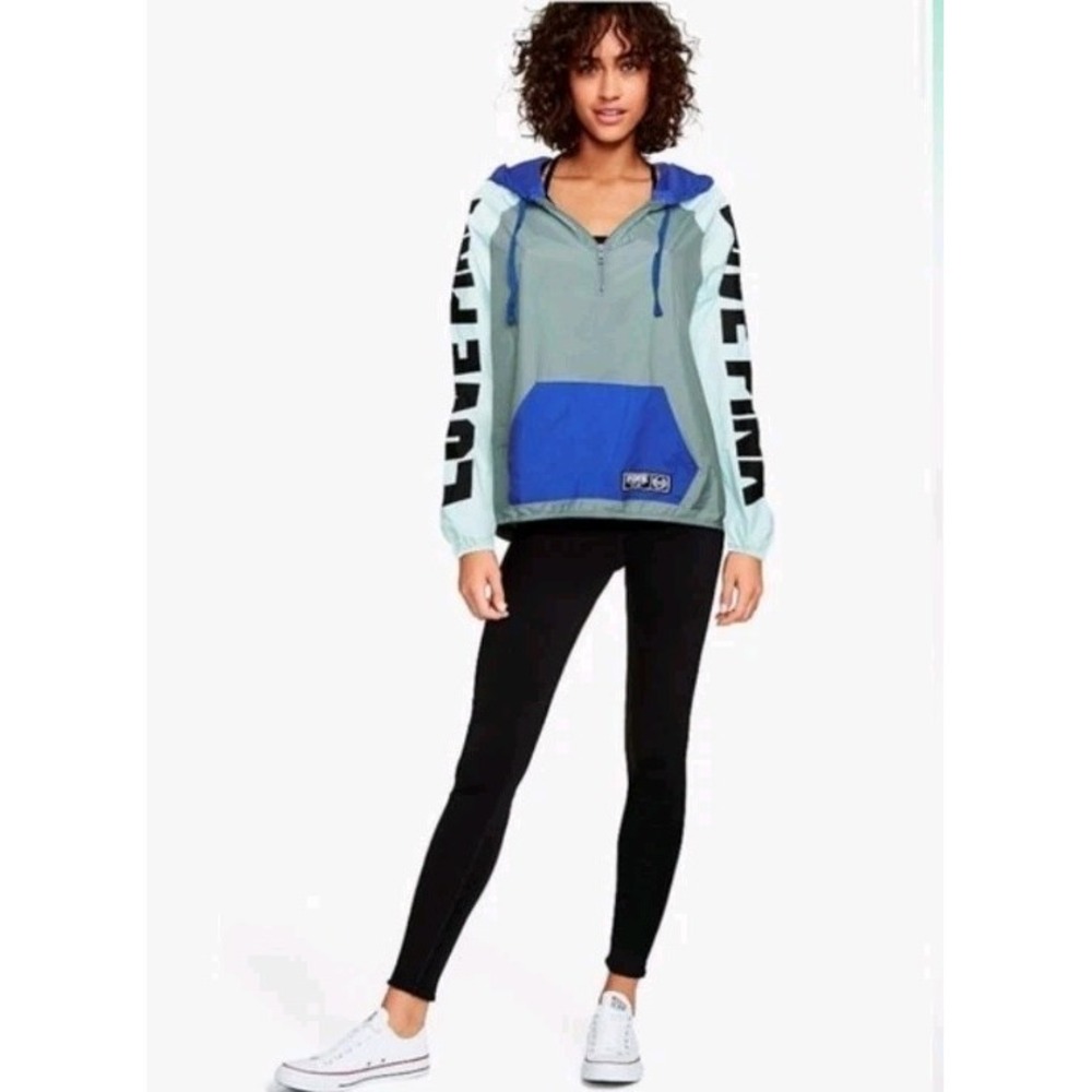 Victoria's Secret PINK Quarter Zip Hooded Graphic Print‎ Anorak in Size: M/L Y82